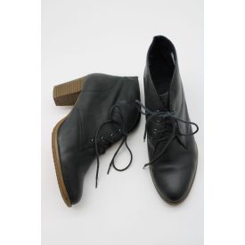 TAMARIS MAGASSARKÚ BOKACSIZMA