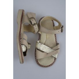 SM CSILLOGÓ SZANDÁL 24