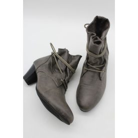 GIULIANA MAGASSARKÚ BOKACSIZMA 39