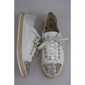 CSILLOGÓ TORNACIPŐ 37