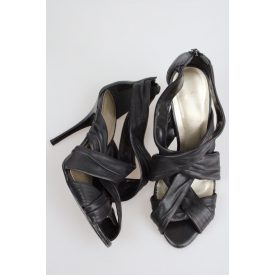 FAITH BŐR MAGASSARKÚ SZANDÁL 38