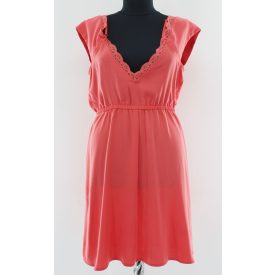 NYITOTT VÁLLÚ RUHA M