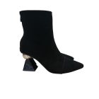 BOKACSIZMA KÜLÖNLEGES SAROKKAL 36