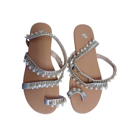 SZANDÁL GYÖNGYÖKKEL DÍSZÍTVE 39