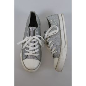 GEORGE TORNACIPŐ 41